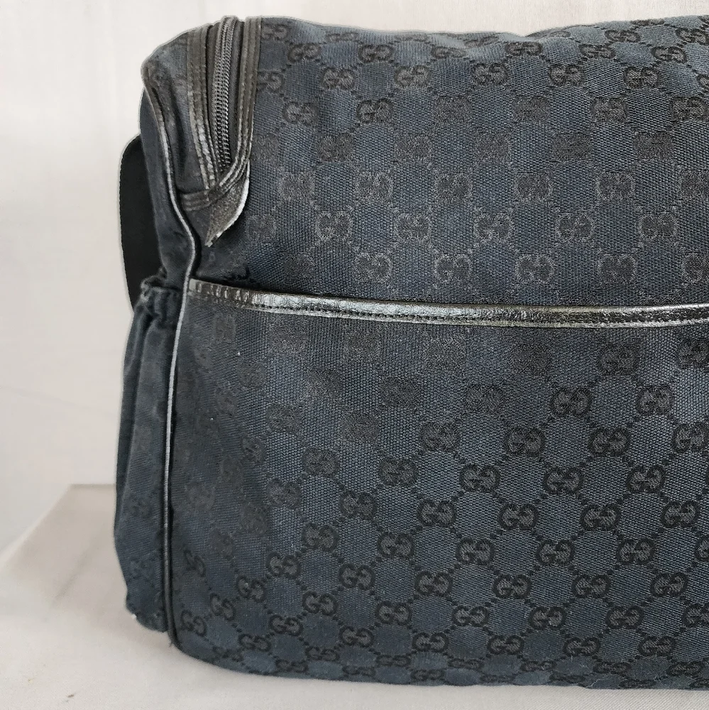 ✨️GUCCI GG Canvas Diaper Messenger Bag